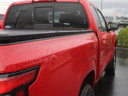 Used 2022 Nissan Frontier SV image 18