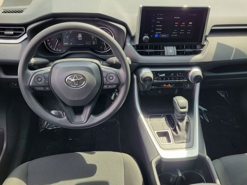 Used 2025 Toyota RAV4 LE image 4