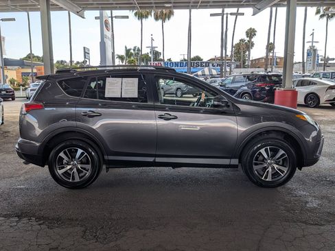 Certified 2018 Toyota RAV4 XLE FWD image 5