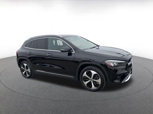 Used 2025 Mercedes-Benz GLA 250 4MATIC image 2