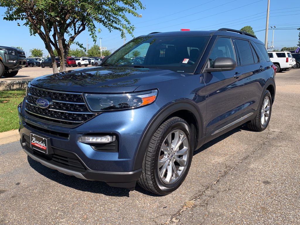 Used 2020 Ford Explorer XLT w/ Equipment Group 202A AWD/4WD image 4