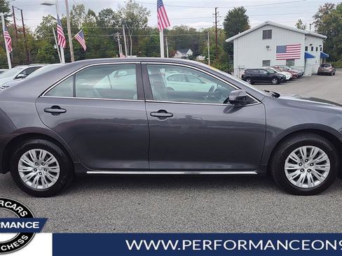 Used 2012 Toyota Camry LE image 2