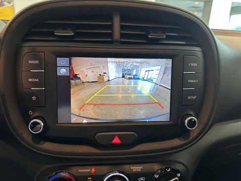Used 2025 Kia Soul LX w/ LX Technology Package image 23