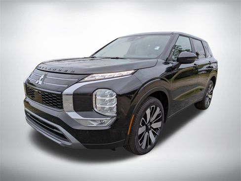 New 2025 Mitsubishi Outlander SE image 8