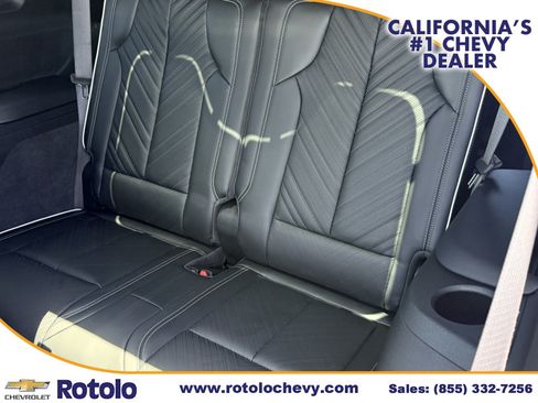 Used 2026 Cadillac Vistiq Platinum w/ LPO, Floor Liner Package AWD/4WD image 13