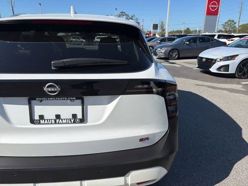 Certified 2025 Nissan Kicks SR image 10