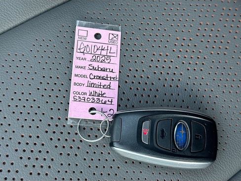 Used 2025 Subaru Crosstrek 2.5i Limited w/ Crosstrek Mirror Package image 39