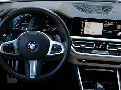 Used 2019 BMW 330i Sedan w/ M Sport Package RWD image 14