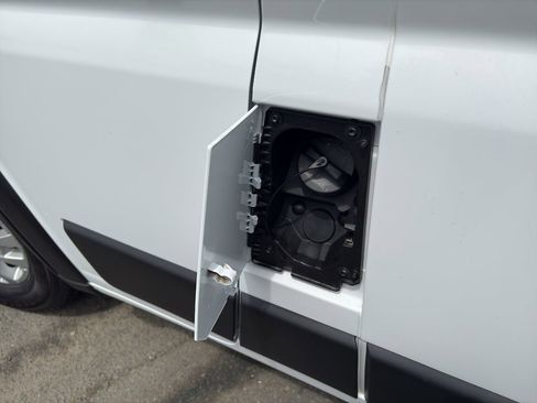 New 2025 RAM ProMaster 2500 w/ Quick Order Package 22G SLT image 5