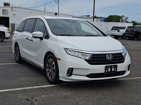 Used 2023 Honda Odyssey EX-L image 2