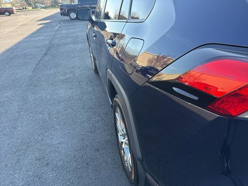 Used 2020 Toyota RAV4 XLE Premium image 21