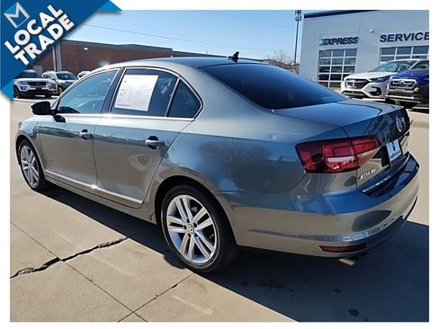Used 2017 Volkswagen Jetta SEL image 9