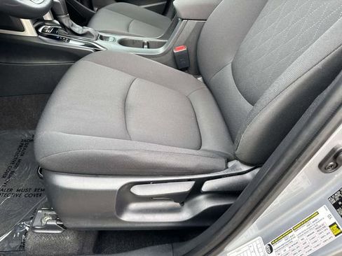 Used 2024 Toyota Corolla Cross LE image 22