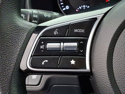 Certified 2023 Kia Forte LXS image 18