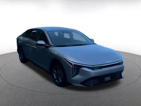 Used 2025 Kia K4 FWD image 3