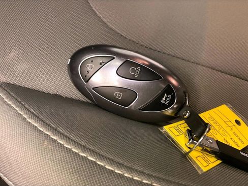 Certified 2025 Hyundai Elantra Sport image 9