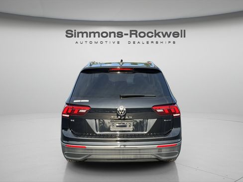 Used 2024 Volkswagen Tiguan SE w/ Panoramic Sunroof Package AWD/4WD image 4