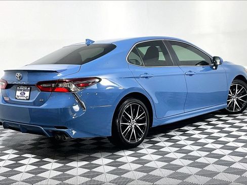 Used 2024 Toyota Camry SE w/ Cold Weather Package FWD image 12