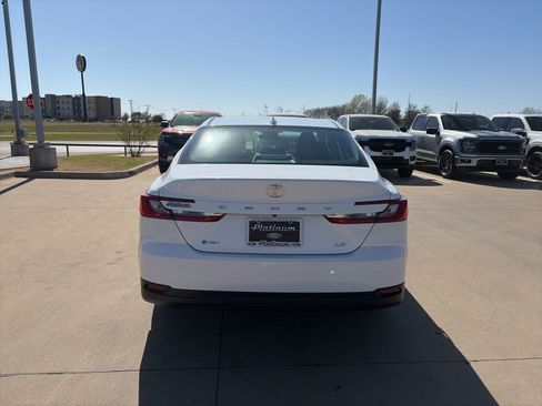 Used 2025 Toyota Camry LE FWD image 4
