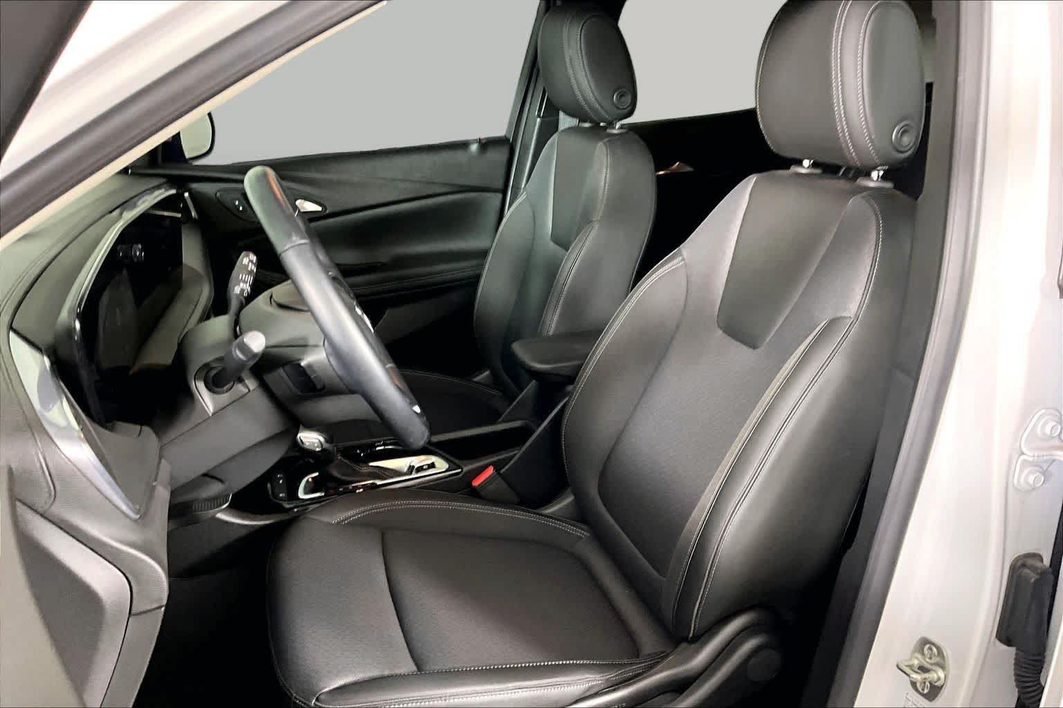 Used 2024 Buick Encore GX Preferred FWD image 8