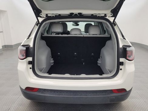 Used 2018 Jeep Compass Latitude image 29