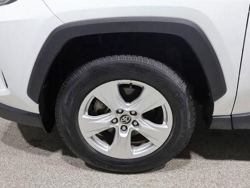 Used 2021 Toyota RAV4 XLE AWD/4WD image 8