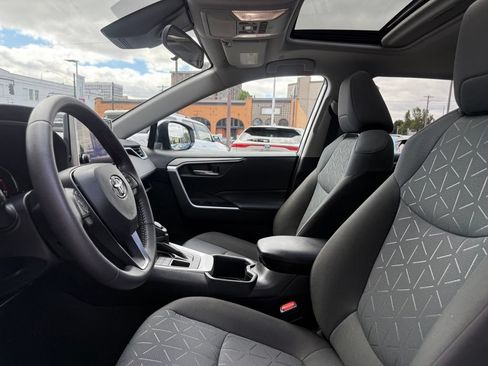 Used 2025 Toyota RAV4 XLE w/ Convenience Package AWD/4WD image 14