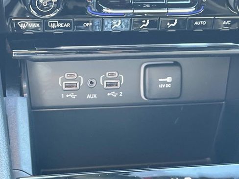 New 2025 Jeep Grand Cherokee L Laredo image 28