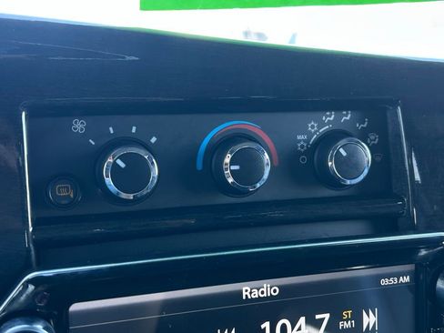 Used 2021 GMC Savana 2500 LS w/ Enhanced Convenience Package image 32