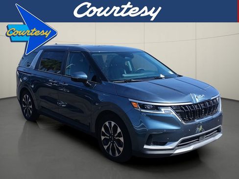 Used 2023 Kia Carnival EX FWD image 1