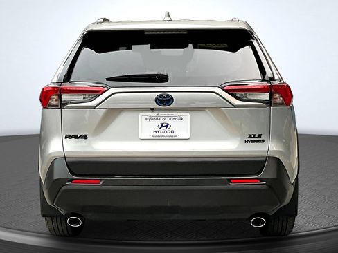 Used 2023 Toyota RAV4 XLE AWD/4WD image 4