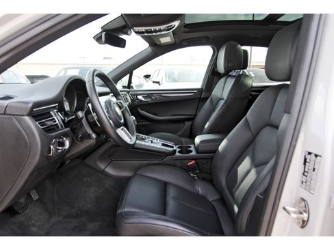 Used 2020 Porsche Macan S image 31