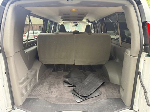 Used 2025 GMC Savana 3500 LT w/ LT Preferred Equipment Group RWD image 5