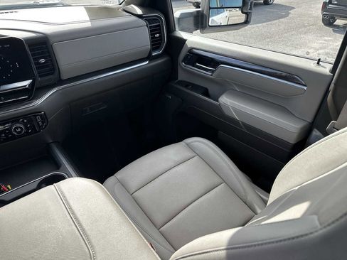 Used 2025 Chevrolet Silverado 2500 LTZ w/ Z71 Chrome Sport Edition image 14