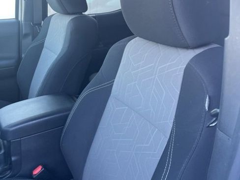 Used 2022 Toyota Tacoma TRD Off-Road image 13