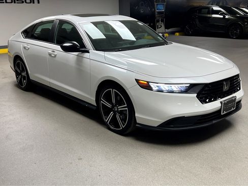 Used 2024 Honda Accord Sport image 1