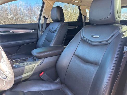Used 2018 Cadillac XT5 Premium Luxury w/ Driver Assist Package image 5