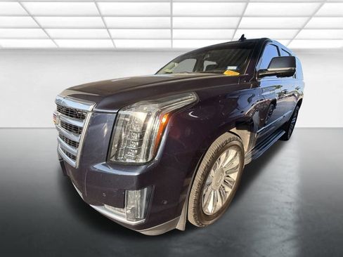 Used 2018 Cadillac Escalade Luxury RWD image 5