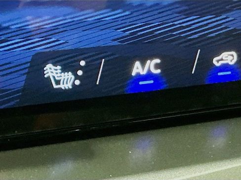 Used 2024 Chevrolet Traverse LT w/ Enhanced Driving Package image 21