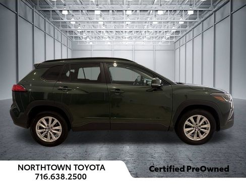 Used 2022 Toyota Corolla Cross LE w/ Moonroof Package AWD/4WD image 6