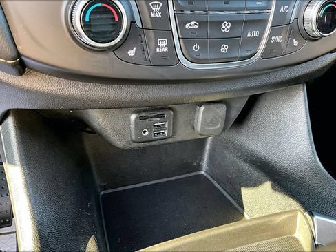 Used 2021 Chevrolet Traverse RS AWD/4WD image 34