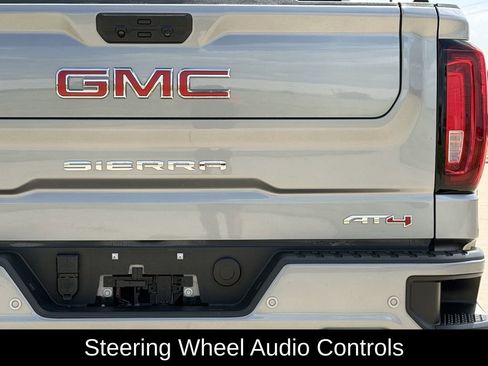 Used 2023 GMC Sierra 1500 AT4 w/ AT4 Premium Package AWD/4WD image 9