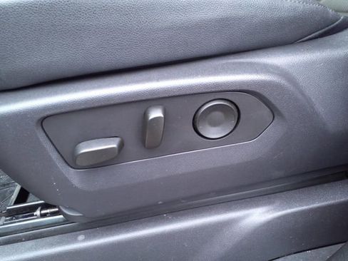 Used 2024 Chevrolet Silverado 2500 ZR2 w/ Technology Package image 23