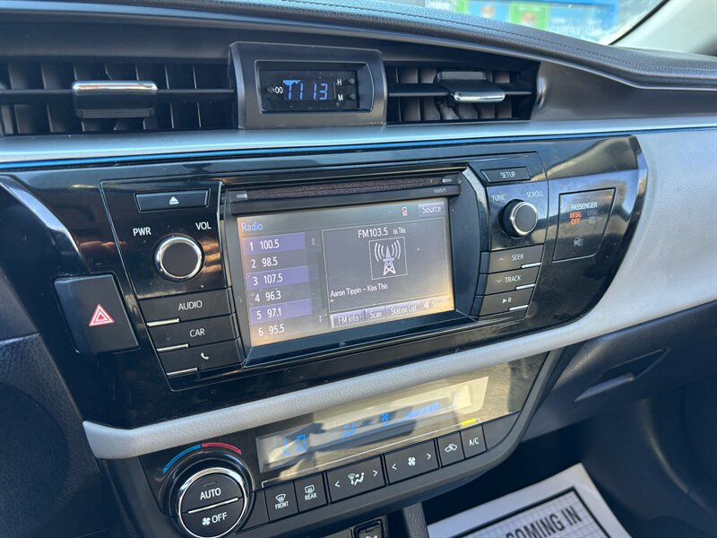 Used 2016 Toyota Corolla LE FWD image 12
