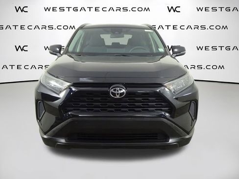 Used 2021 Toyota RAV4 LE image 4