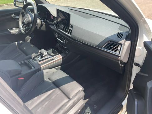 Used 2022 Audi Q5 2.0T Premium Plus w/ Premium Plus Package AWD/4WD image 14