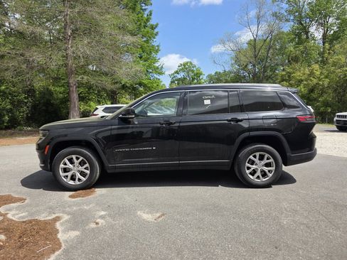 Used 2022 Jeep Grand Cherokee L Limited image 4