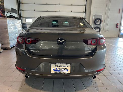 Used 2022 MAZDA MAZDA3 s FWD image 7