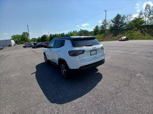Certified 2025 Jeep Compass Limited w/ Elite Group AWD/4WD image 6