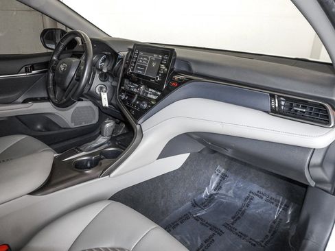 Used 2023 Toyota Camry SE image 38